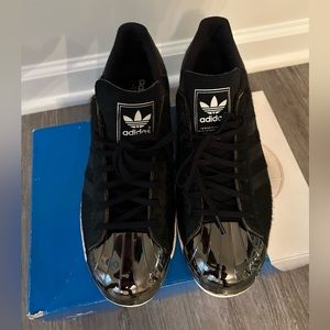 🖤🔥Adidas Superstar Silver Metallic Toe Pony Hair e size 10.5 🖤🔥👟👟
